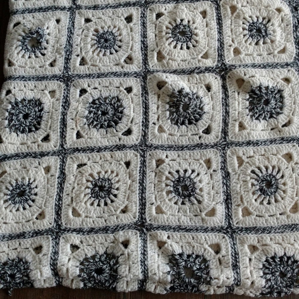 Afghan w